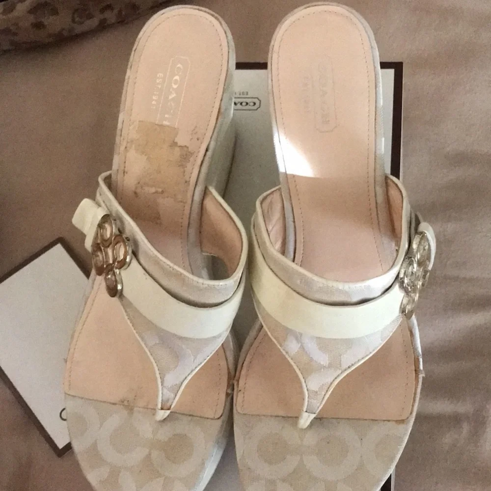 Coach size 10 white / ivory canvas & patent leather platform wedge sandal - Picture 14 of 16